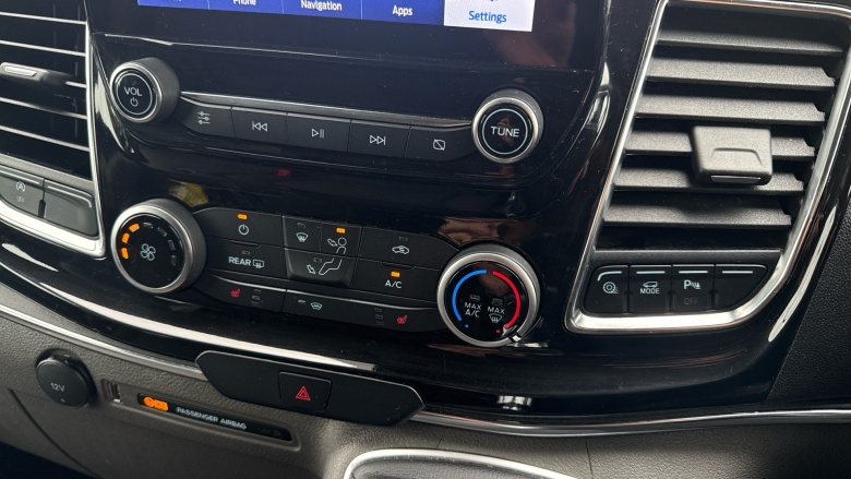 Ford Tourneo Custom Transit Custom Tourneo L2 Diesel Fwd 2.0 EcoBlue Hybrid 130ps L/R 8 Seater Titanium